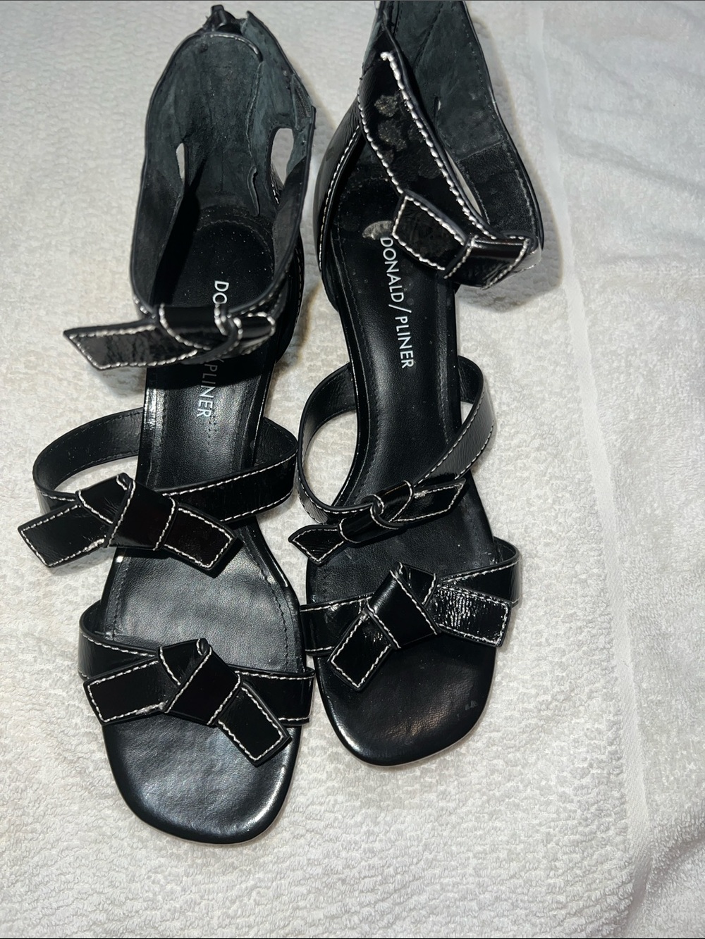 Donald Pliner Black Heel Shoes 7.5